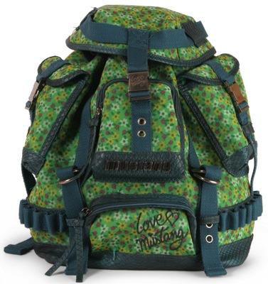 Bolsos veraniegos de Mustang