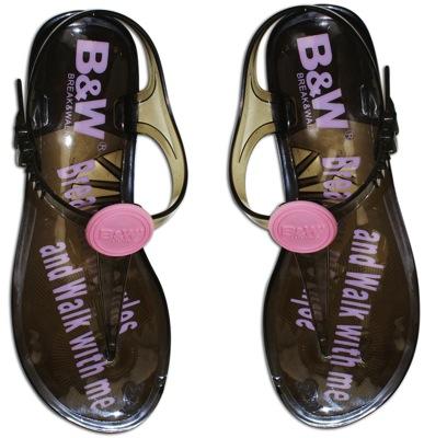 Sandalias en plexiglás de Break&Walk