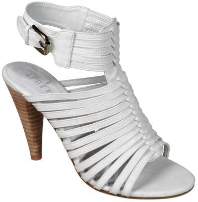 Variedad de sandalias de Latinas