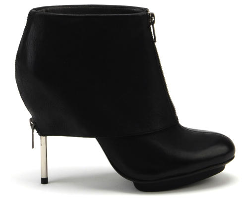 Sexy con United Nude