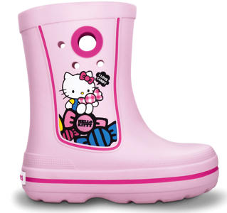 Lluvia alegre con Crocs Lluvia alegre con Crocs