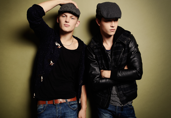 Oto&ntilde;o masculino con SuiteBlanco